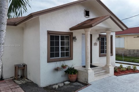 Casa en venta en Miami, Florida, 3 dormitorios, 121.61 m2 № 1368710 - foto 12