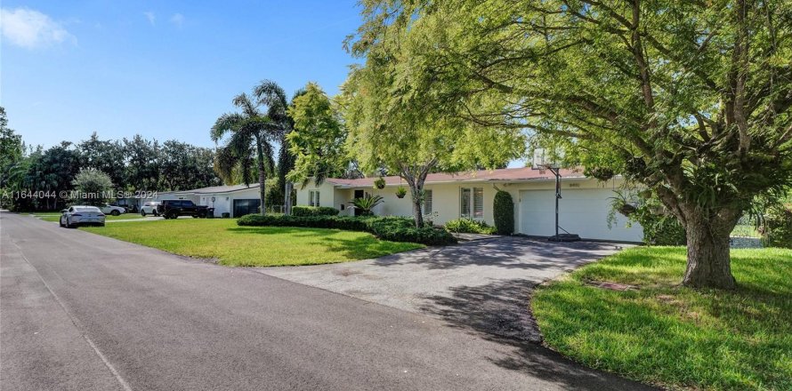 Villa ou maison à Miami, Floride 3 chambres, 165.74 m2 № 1327620