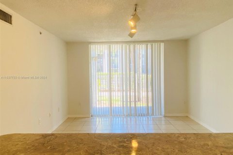 Condo in Pembroke Pines, Florida, 1 bedroom  № 1309672 - photo 5