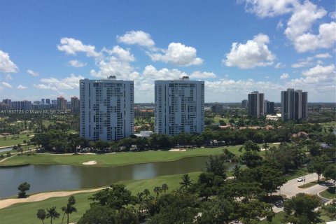 Condo in Aventura, Florida, 2 bedrooms  № 1309631 - photo 18