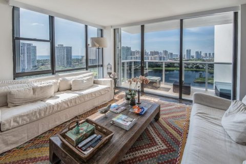 Condominio en venta en Aventura, Florida, 2 dormitorios, 106.09 m2 № 1309631 - foto 1