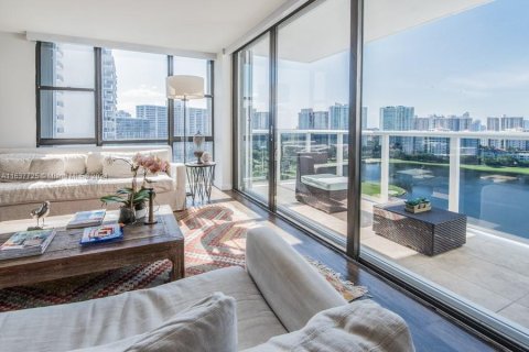 Condominio en venta en Aventura, Florida, 2 dormitorios, 106.09 m2 № 1309631 - foto 4