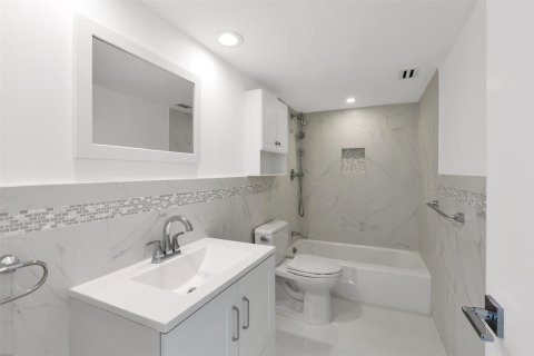 Condominio en venta en Boca Raton, Florida, 5 dormitorios, 228.54 m2 № 1081370 - foto 17