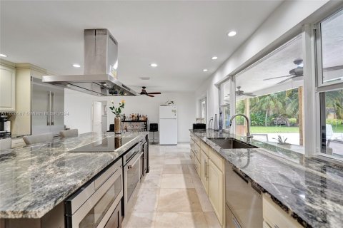 Casa en venta en Plantation, Florida, 4 dormitorios, 246.93 m2 № 1382964 - foto 12