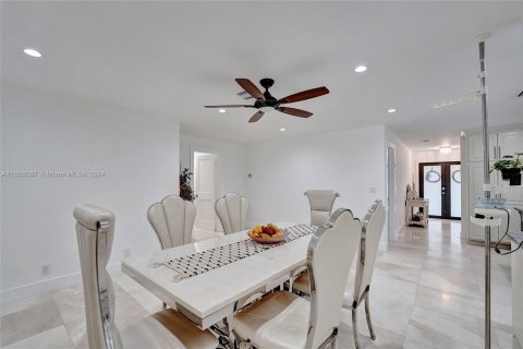 Casa en venta en Plantation, Florida, 4 dormitorios, 246.93 m2 № 1382964 - foto 5