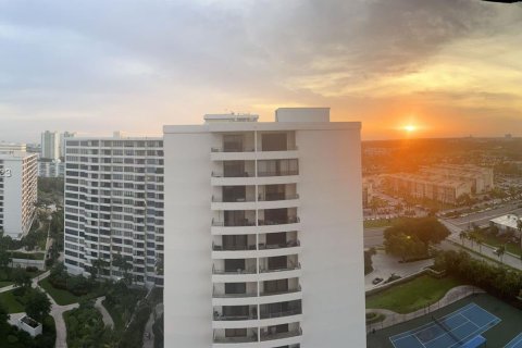 Copropriété à vendre à Hallandale Beach, Floride: 2 chambres, 146.79 m2 № 991648 - photo 18