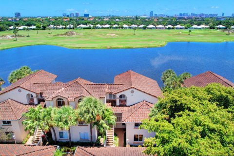 Townhouse in West Palm Beach, Florida 3 bedrooms, 140.28 sq.m. № 1230180 - photo 17