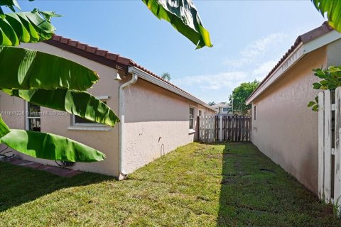 Villa ou maison à vendre à Pembroke Pines, Floride: 3 chambres, 171.22 m2 № 1319122 - photo 26