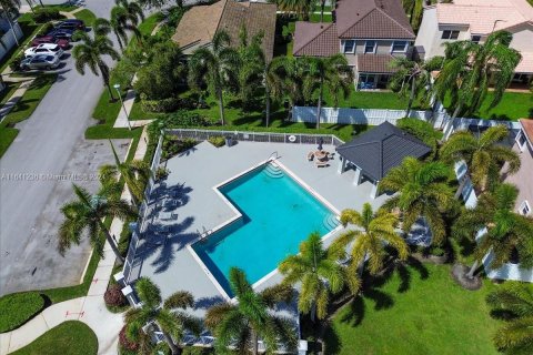 Villa ou maison à vendre à Pembroke Pines, Floride: 3 chambres, 171.22 m2 № 1319122 - photo 4