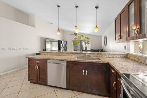 Casa en venta en Pembroke Pines, Florida, 3 dormitorios, 171.22 m2 № 1319122 - foto 14