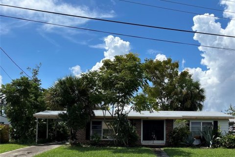 Villa ou maison à vendre à North Port, Floride: 2 chambres, 108.14 m2 № 1403716 - photo 1