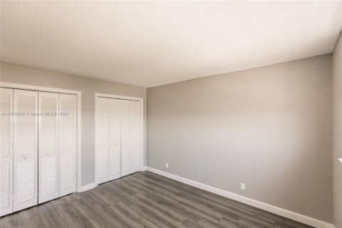 Copropriété à vendre à Hollywood, Floride: 2 chambres, 123.75 m2 № 1223065 - photo 23