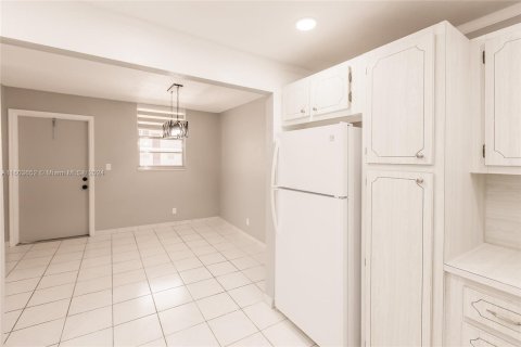 Copropriété à vendre à Hollywood, Floride: 2 chambres, 123.75 m2 № 1223065 - photo 9