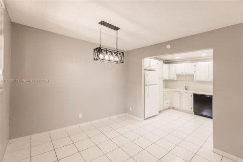 Copropriété à vendre à Hollywood, Floride: 2 chambres, 123.75 m2 № 1223065 - photo 5