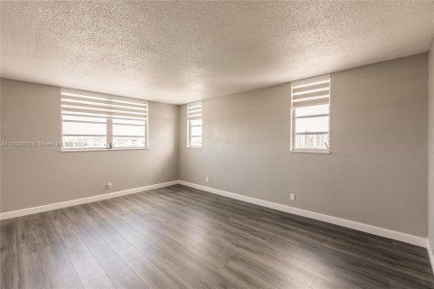 Copropriété à vendre à Hollywood, Floride: 2 chambres, 123.75 m2 № 1223065 - photo 15