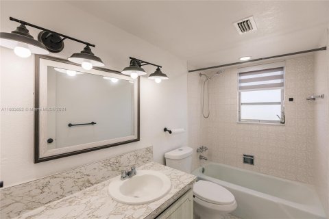 Condominio en venta en Hollywood, Florida, 2 dormitorios, 123.75 m2 № 1223065 - foto 14