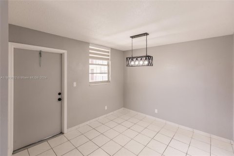 Copropriété à vendre à Hollywood, Floride: 2 chambres, 123.75 m2 № 1223065 - photo 6