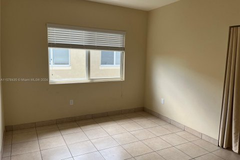 Propiedad comercial en venta en Florida City, Florida № 1153539 - foto 6