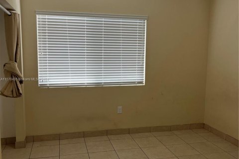 Propiedad comercial en venta en Florida City, Florida № 1153539 - foto 5