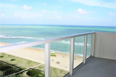 Condominio en venta en Miami Beach, Florida, 2 dormitorios, 99.41 m2 № 1393491 - foto 1