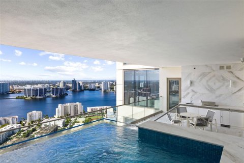 Condo in Sunny Isles Beach, Florida, 3 bedrooms  № 1098513 - photo 1