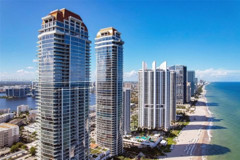 Condo in Sunny Isles Beach, Florida, 3 bedrooms  № 1098513 - photo 17