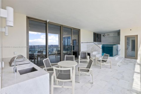 Condo in Sunny Isles Beach, Florida, 3 bedrooms  № 1098513 - photo 10