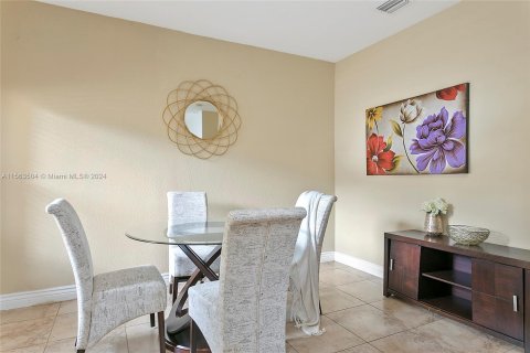 Adosado en venta en Margate, Florida, 2 dormitorios, 133.41 m2 № 1099256 - foto 9