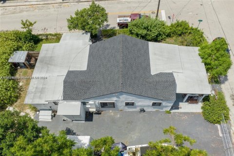 Immobilier commercial à vendre à Miami, Floride: 211.35 m2 № 1099289 - photo 3