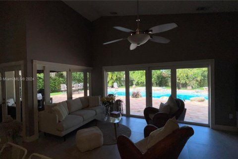 Casa en venta en Miami Lakes, Florida, 4 dormitorios, 204.48 m2 № 1325601 - foto 11