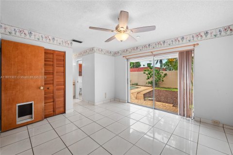 Casa en venta en Miami, Florida, 3 dormitorios, 143.26 m2 № 1404337 - foto 11