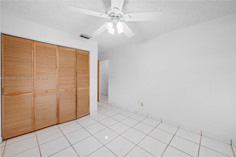 Casa en venta en Miami, Florida, 3 dormitorios, 143.26 m2 № 1404337 - foto 12