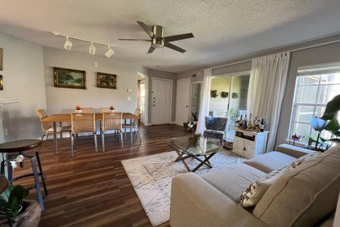 Condominio en venta en Orlando, Florida, 2 dormitorios, 81.2 m2 № 1086114 - foto 3