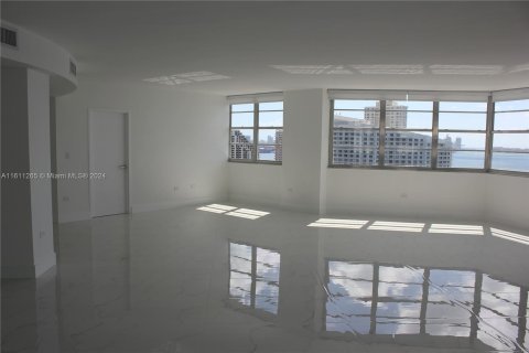 Condo in Miami, Florida, 3 bedrooms  № 1233642 - photo 3