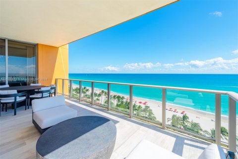 Condominio en venta en Sunny Isles Beach, Florida, 4 dormitorios, 428.19 m2 № 1233670 - foto 18