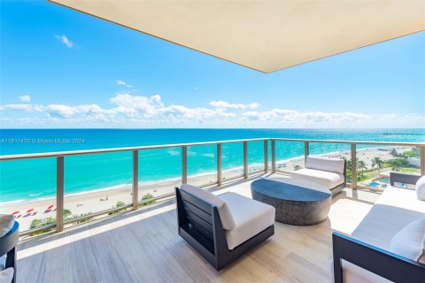 Condominio en venta en Sunny Isles Beach, Florida, 4 dormitorios, 428.19 m2 № 1233670 - foto 19