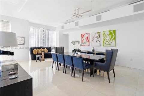 Condominio en venta en Sunny Isles Beach, Florida, 4 dormitorios, 428.19 m2 № 1233670 - foto 28