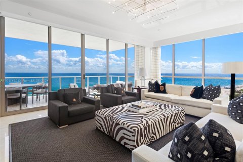 Condominio en venta en Sunny Isles Beach, Florida, 4 dormitorios, 428.19 m2 № 1233670 - foto 16