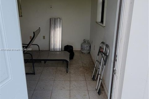 Casa en venta en Miami, Florida, 5 dormitorios, 738.94 m2 № 7095 - foto 16