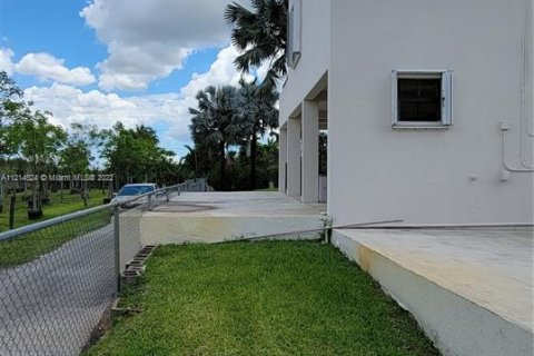 Casa en venta en Miami, Florida, 5 dormitorios, 738.94 m2 № 7095 - foto 22