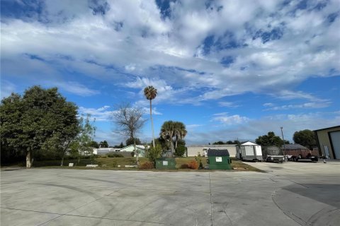 Купить коммерческую недвижимость в Окичоби, Флорида № 992019 - фото 16