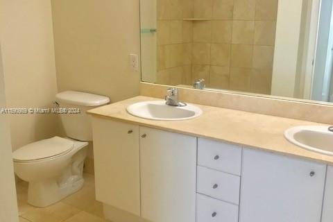 Condo in Miami, Florida, 1 bedroom  № 1180981 - photo 9