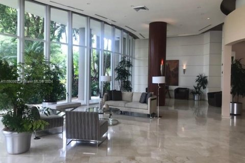 Condo in Miami, Florida, 1 bedroom  № 1180981 - photo 2