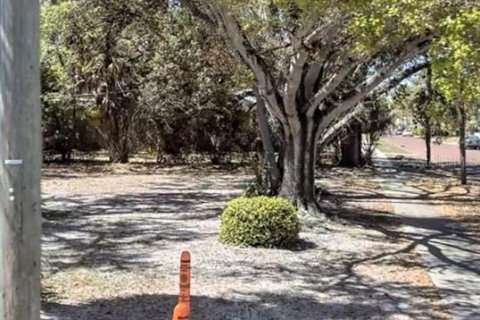 Terreno en venta en Saint Petersburg, Florida № 1362877 - foto 1