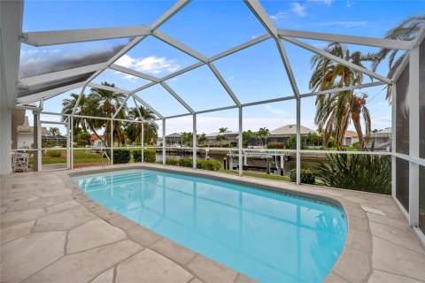 Villa ou maison à vendre à Punta Gorda, Floride: 2 chambres, 129.6 m2 № 1299238 - photo 6