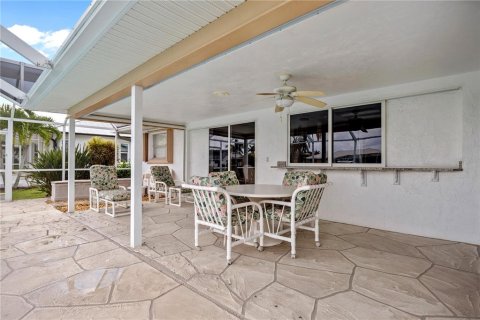 Villa ou maison à vendre à Punta Gorda, Floride: 2 chambres, 129.6 m2 № 1299238 - photo 2