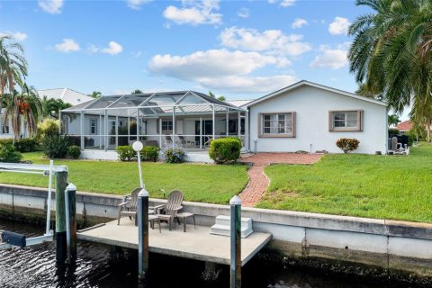 Villa ou maison à vendre à Punta Gorda, Floride: 2 chambres, 129.6 m2 № 1299238 - photo 13