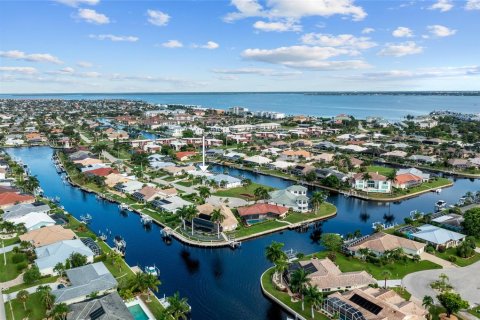 Villa ou maison à vendre à Punta Gorda, Floride: 2 chambres, 129.6 m2 № 1299238 - photo 1