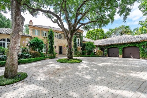 Villa ou maison à vendre à Miami, Floride: 6 chambres, 723.43 m2 № 1095826 - photo 2