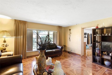 Casa en venta en Lauderhill, Florida, 3 dormitorios, 152.64 m2 № 1095785 - foto 14
